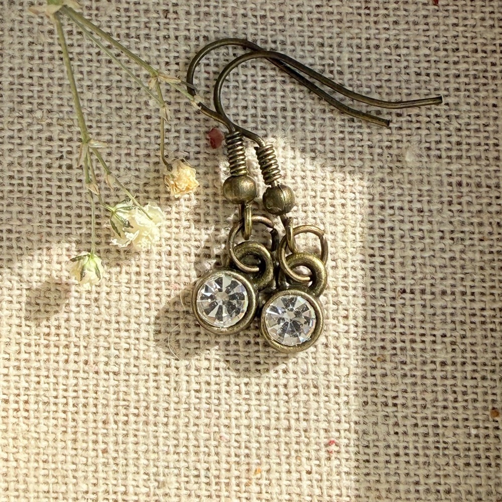 BEAUTIFUL & SIMPLE Boho sparks Tiny crystals Diamond style